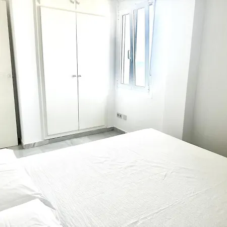 Luxury Beachfront - 4 Double 3 Bathrooms Apartamento Dénia