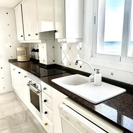 Luxury Beachfront - 4 Double 3 Bathrooms Apartamento Dénia