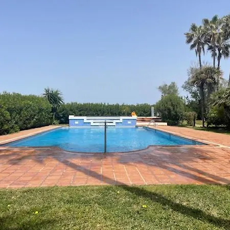 Luxury Beachfront - 4 Double 3 Bathrooms * דניה