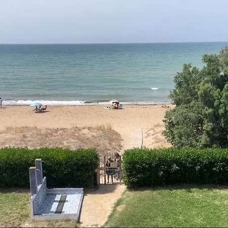 Luxury Beachfront - 4 Double 3 Bathrooms Apartamento