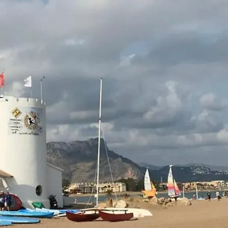 Apartman Luxury Beachfront - 4 Double 3 Bathrooms *
