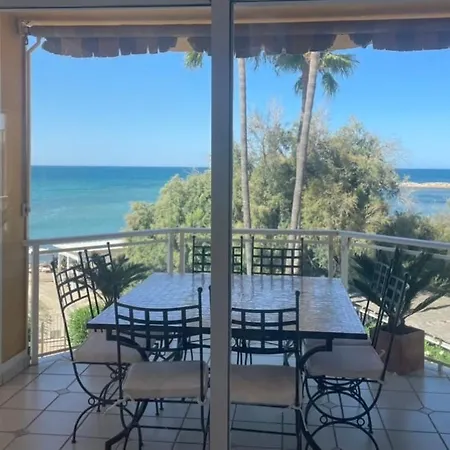 Luxury Beachfront - 4 Double 3 Bathrooms Apartamento