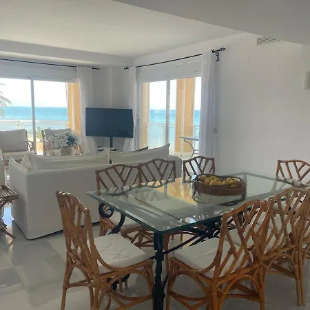 Luxury Beachfront - 4 Double 3 Bathrooms דירה *