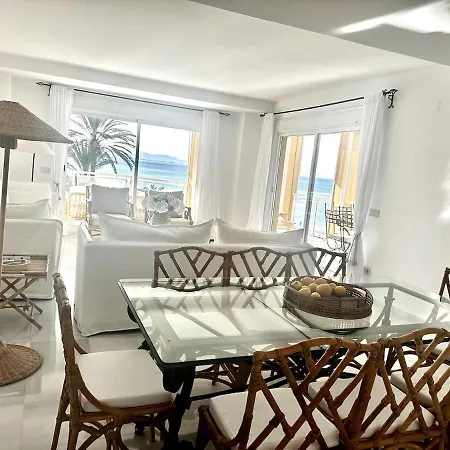 Luxury Beachfront - 4 Double 3 Bathrooms Apartamento