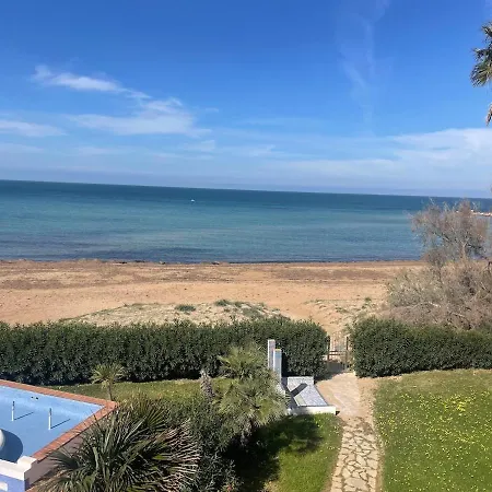 Luxury Beachfront - 4 Double 3 Bathrooms דניה